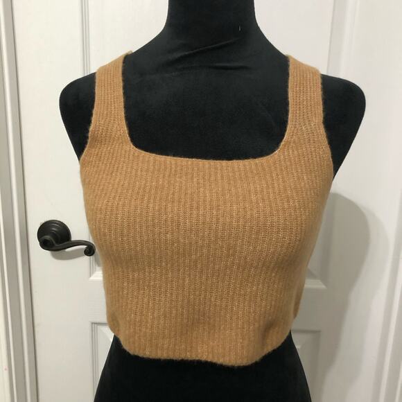 Everlane Women's‎ Tank Top Size Medium Tan Cropped Stretch Ribbed Cozy Pullover - Picture 2 of 13